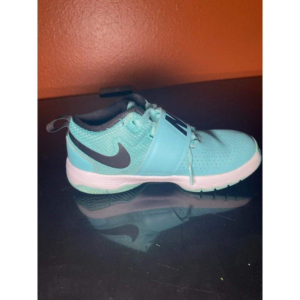 Nike Team Hustle D 8 PS Tropical Twist Blue Youth 1Y Shoes 881942-302 Sneakers